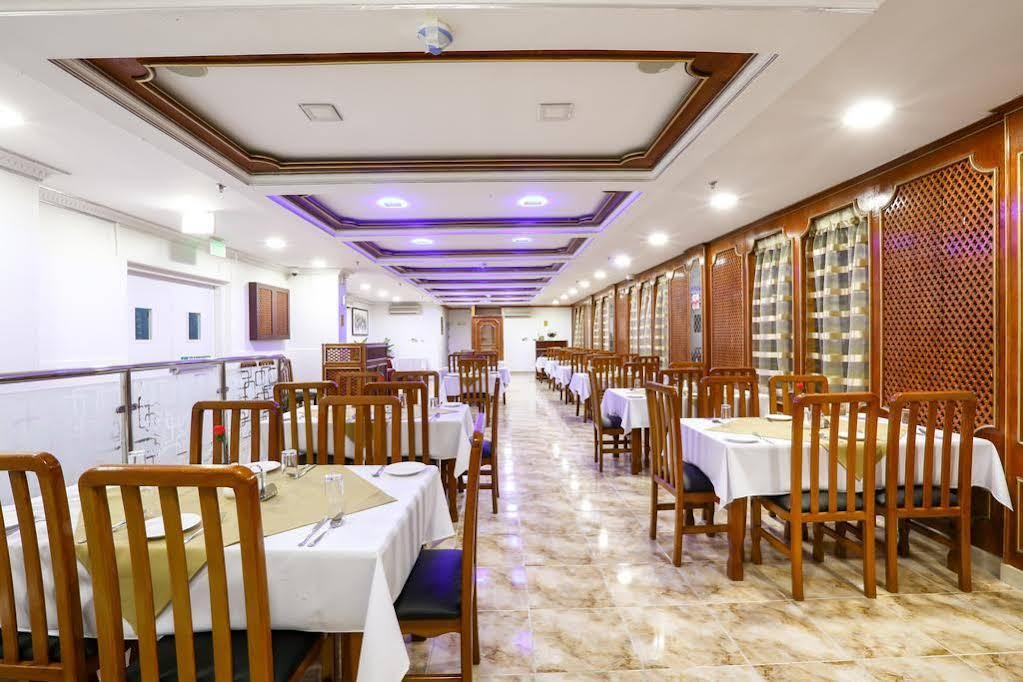 La Villa Suites Hotel Доха Экстерьер фото