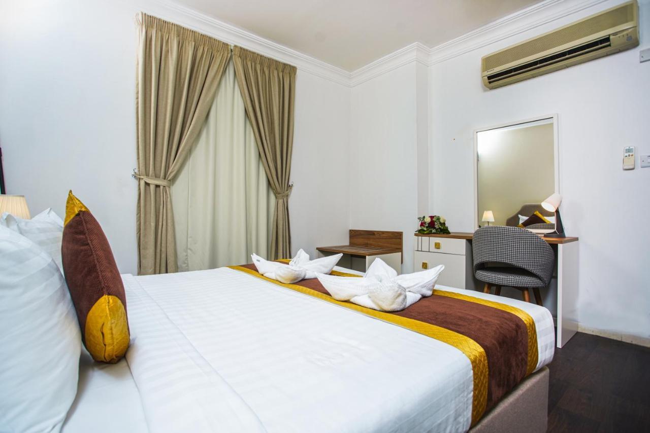 La Villa Suites Hotel Доха Экстерьер фото