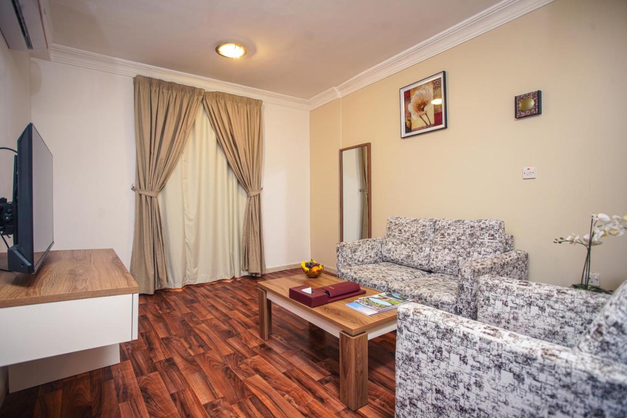La Villa Suites Hotel Доха Экстерьер фото