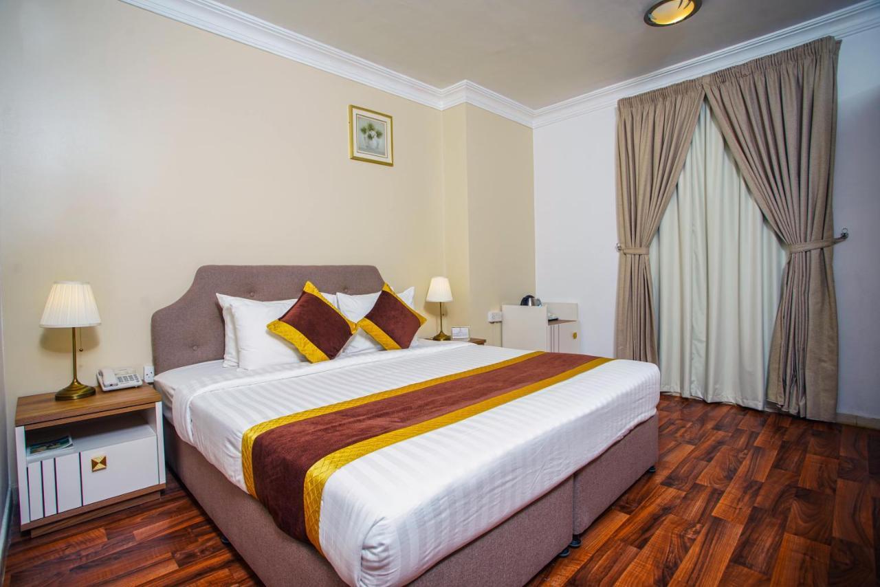 La Villa Suites Hotel Доха Экстерьер фото